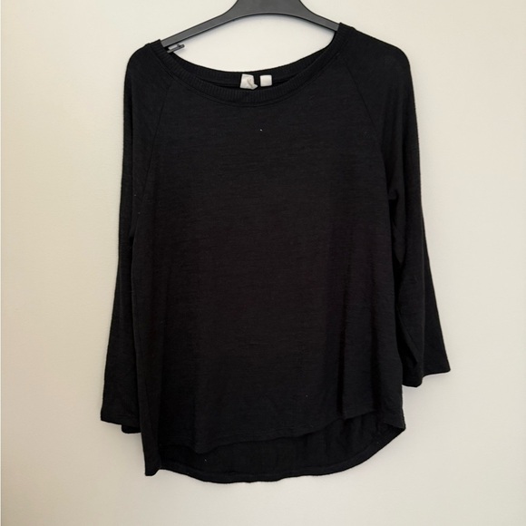 GAP Women's Black Long Sleeve Tee - Picture 1 of 6